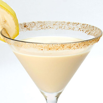 Коктейль-объедение Бананово-сливочный пирог (Banana Cream Pie cocktail)