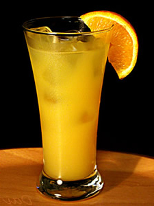 Вкусный и сексуальный Волосатый пупок (Hairy Navel cocktail). Апельсиново-персиковый коктейль на основе водки