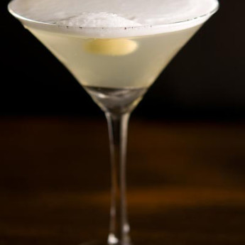 Дымчатый коктейль Smoky Martini